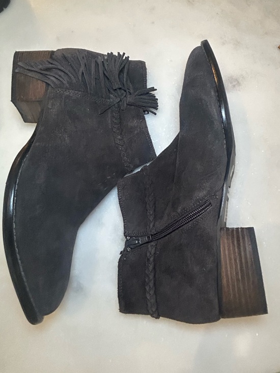 Gianni Bini Shoes - Gianni Bini Rorrie Grey Suede Fringe Ankle Boots 10M